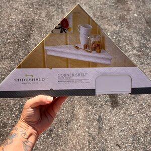 2set of white corner shelves